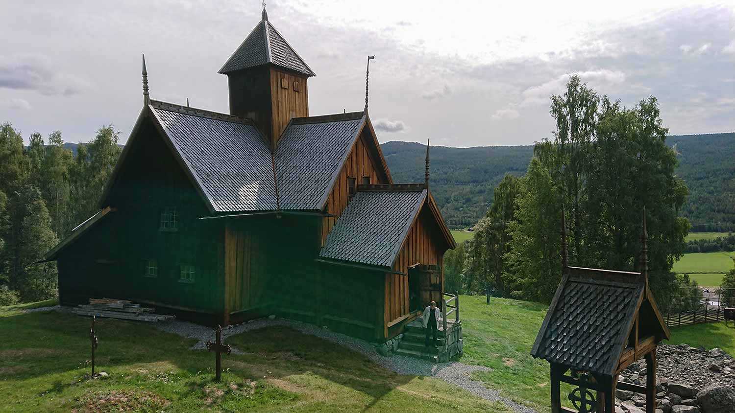 Stavkirken på bygdetunet i Uvdal